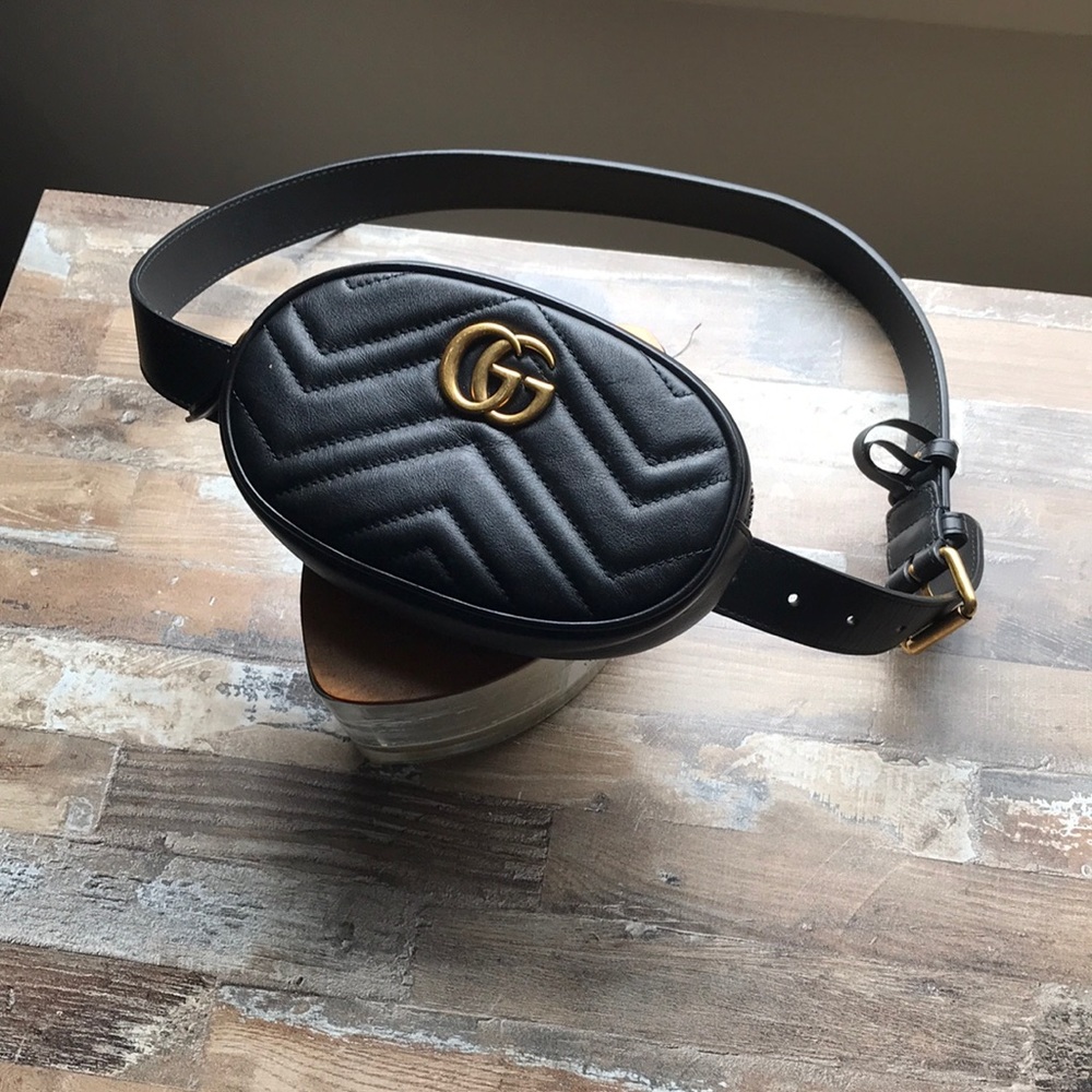 Gucci pouch black size 85